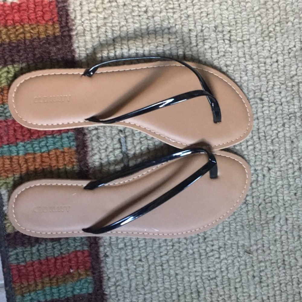 never worn black strap flip flops